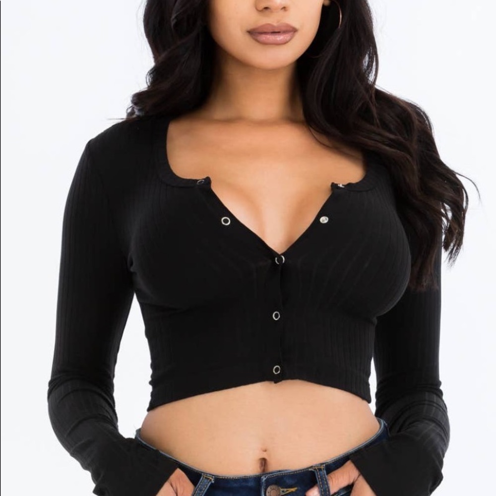 NEW * Black Button Up Crop Top